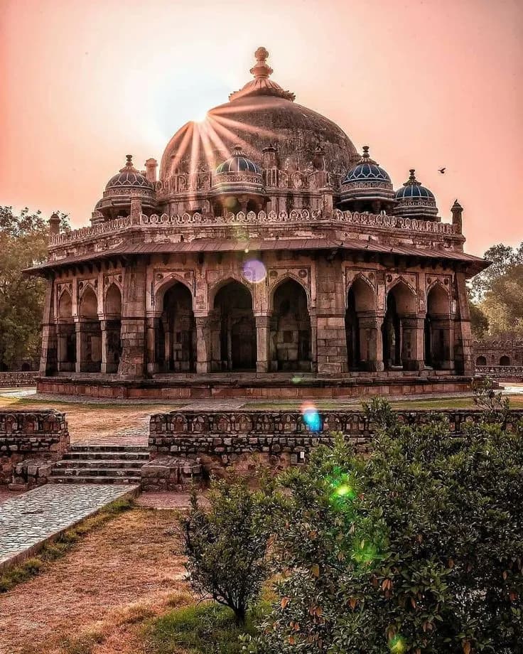 Heritage & Architecture Deep-Dive Tour image 3