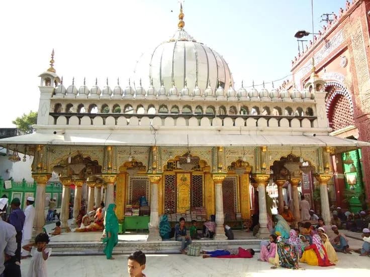 Sacred Delhi Golden Triangle | Experience My India image 1